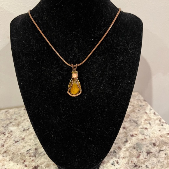 Cats Eye Necklace - Picture 2 of 3